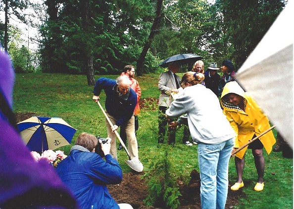 Governor Evans at the Arbor Day tree planting, April 12, 1995.